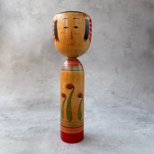 遠刈田系佐藤志津雄作こけし10寸（1970年代） - 珍しい日本の手描き人形10インチ