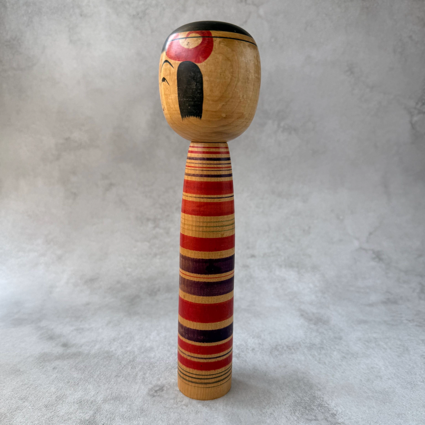 佐藤俊章作 伝統こけし 土湯系 (25cm / 224g、1960年代ブーム期)