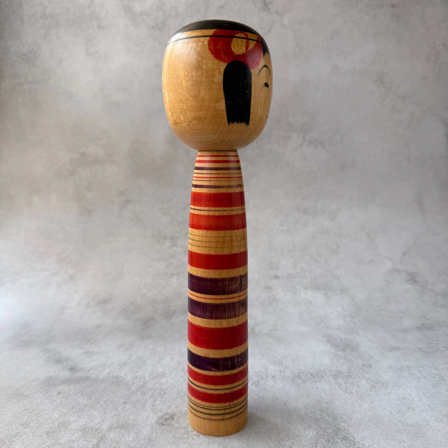 佐藤俊章作 伝統こけし 土湯系 (25cm / 224g、1960年代ブーム期)