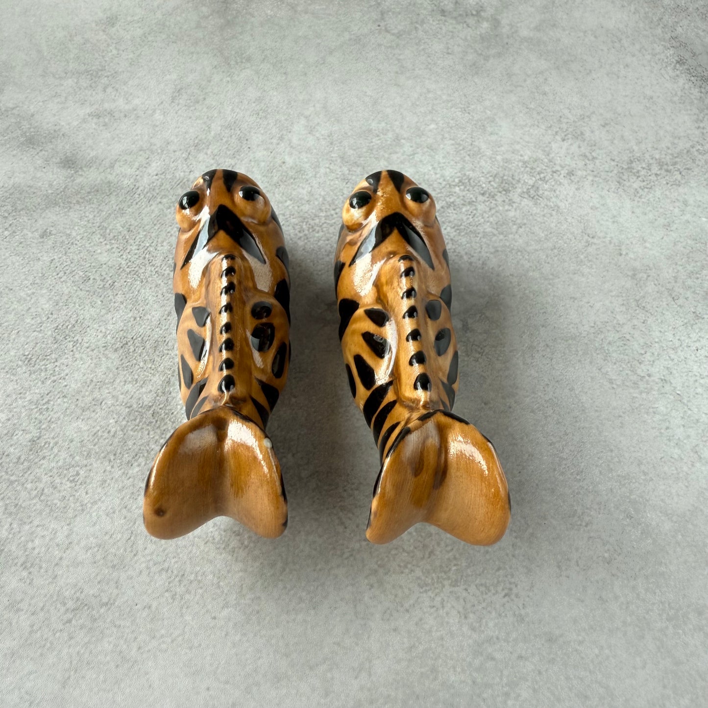 鍋島焼 トビハゼ箸置き 青山龍作｜皇室献上品